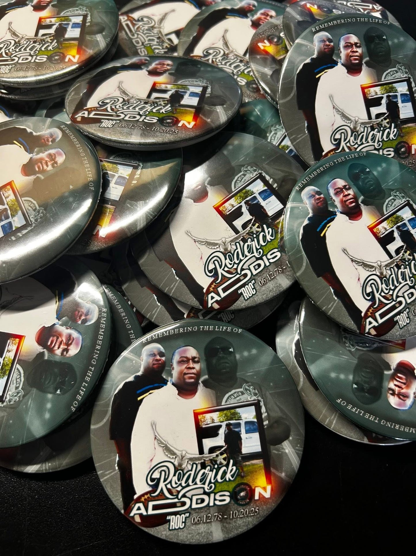 T-shirt Buttons
